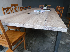Tisch mit lasierter Eichenplatte